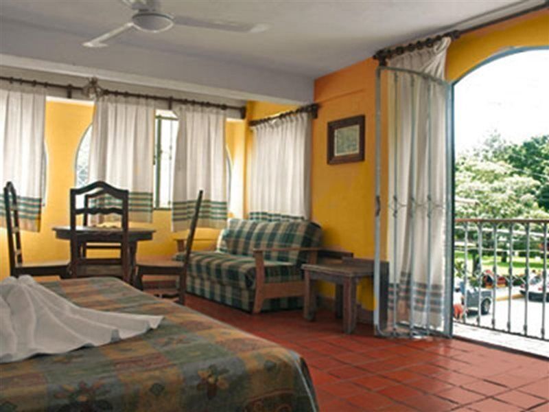 Casa Shaguiba Hotel Crucecita  Ngoại thất bức ảnh